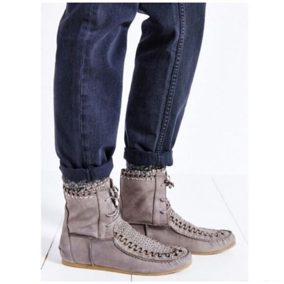 Sam Edelman Gray Ankle Boots - Picture 2 of 9